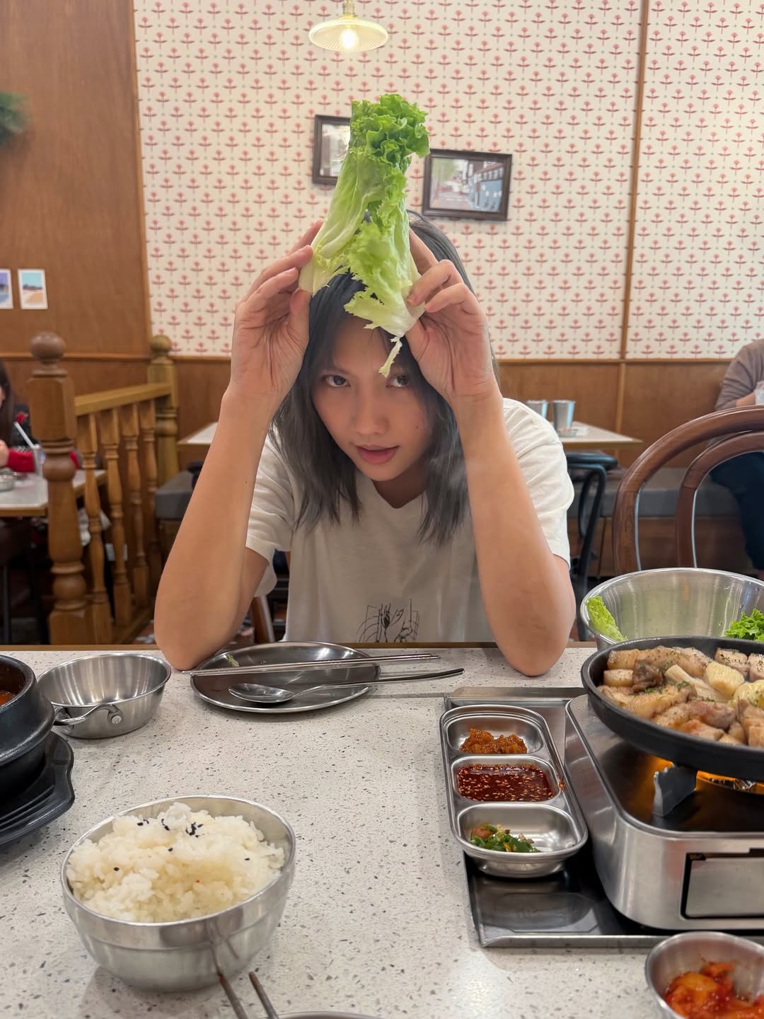 เมทัล สุขขาว