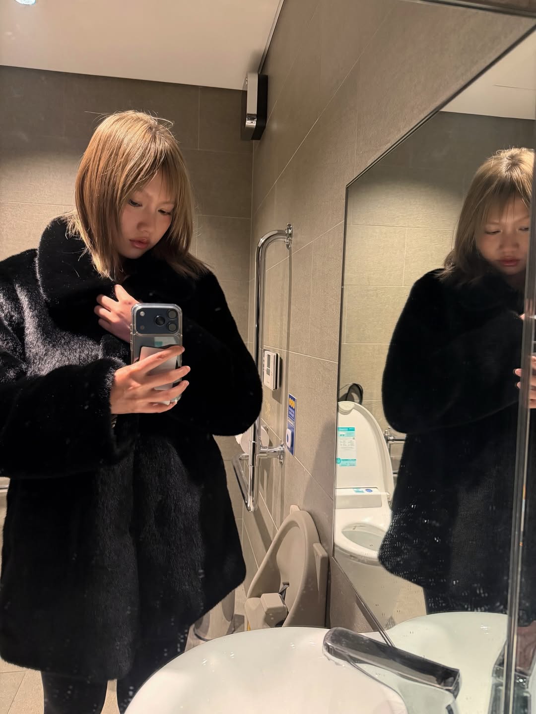 เมทัล สุขขาว