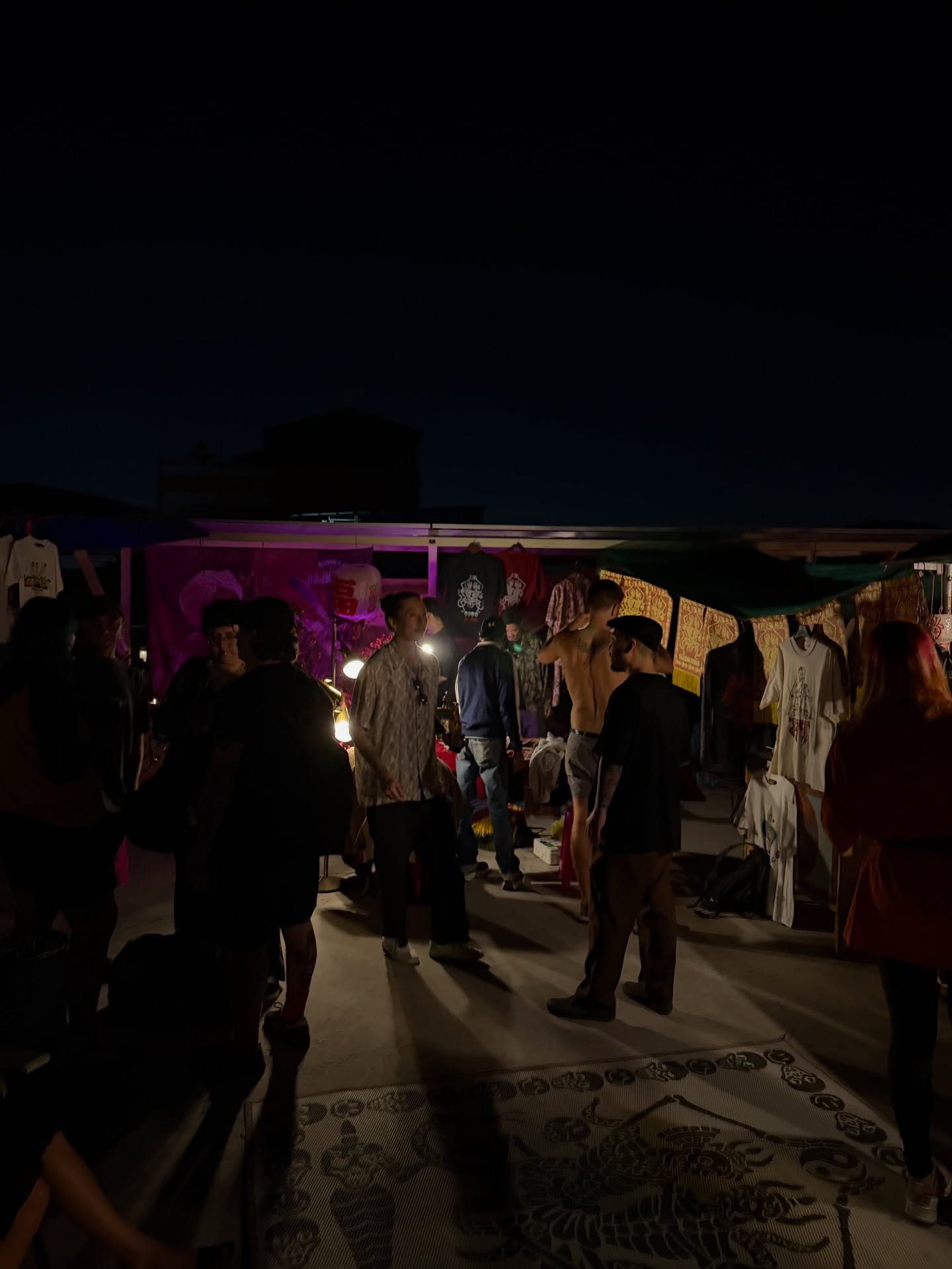 เมทัล สุขขาว