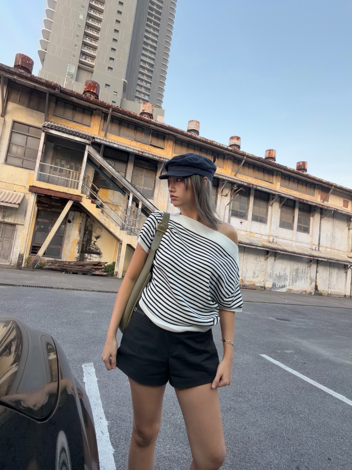 เมทัล สุขขาว