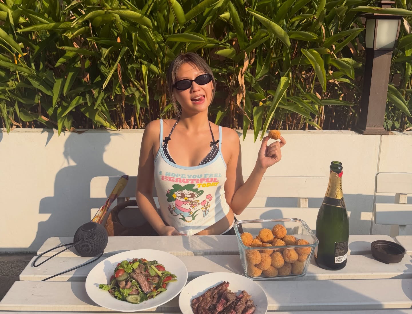 เมทัล สุขขาว