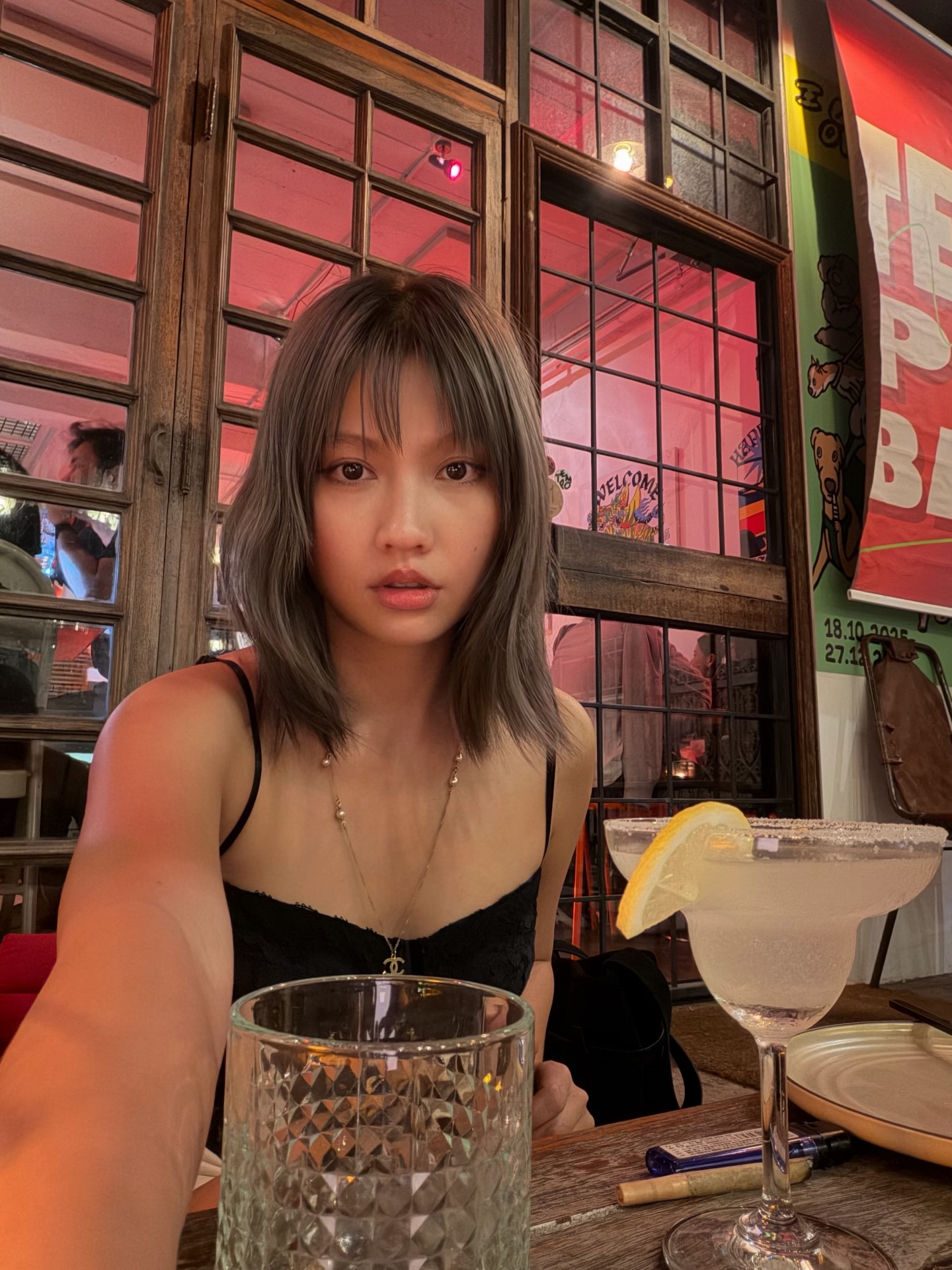 เมทัล สุขขาว