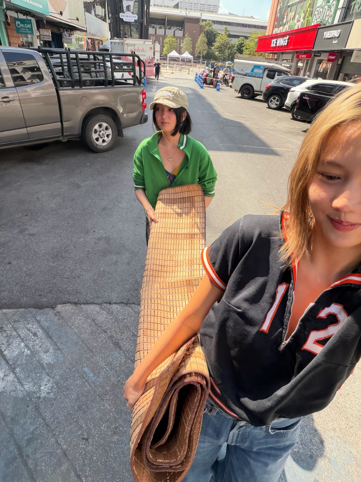 เมทัล สุขขาว