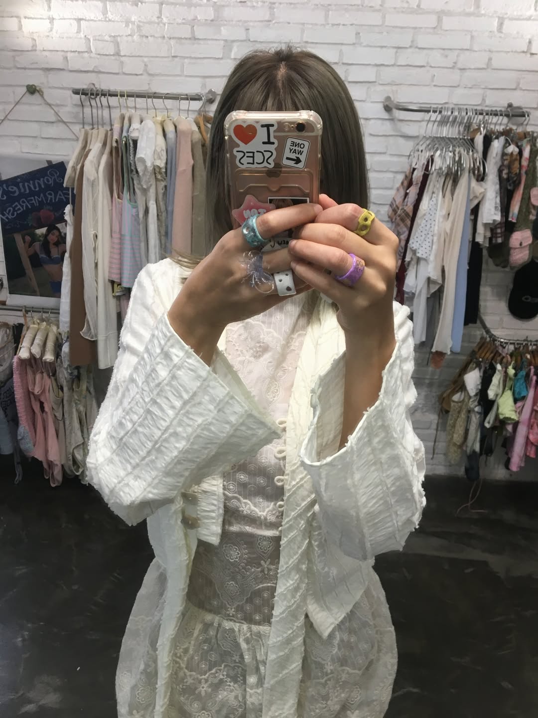 เมทัล สุขขาว