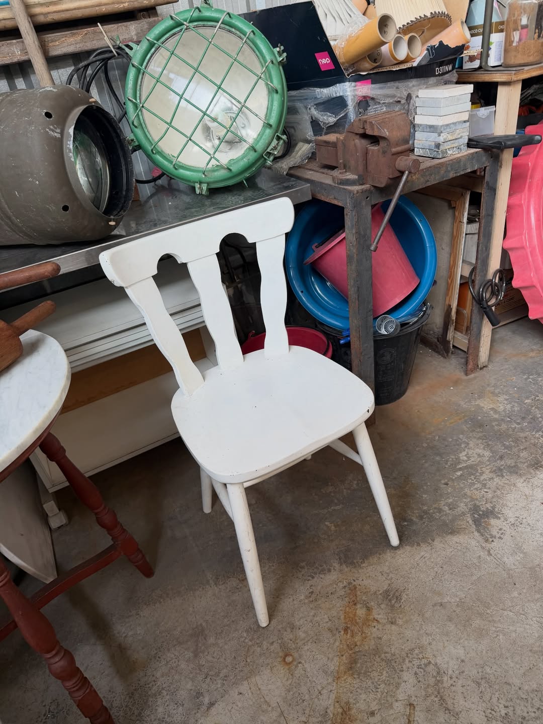 เมทัล สุขขาว