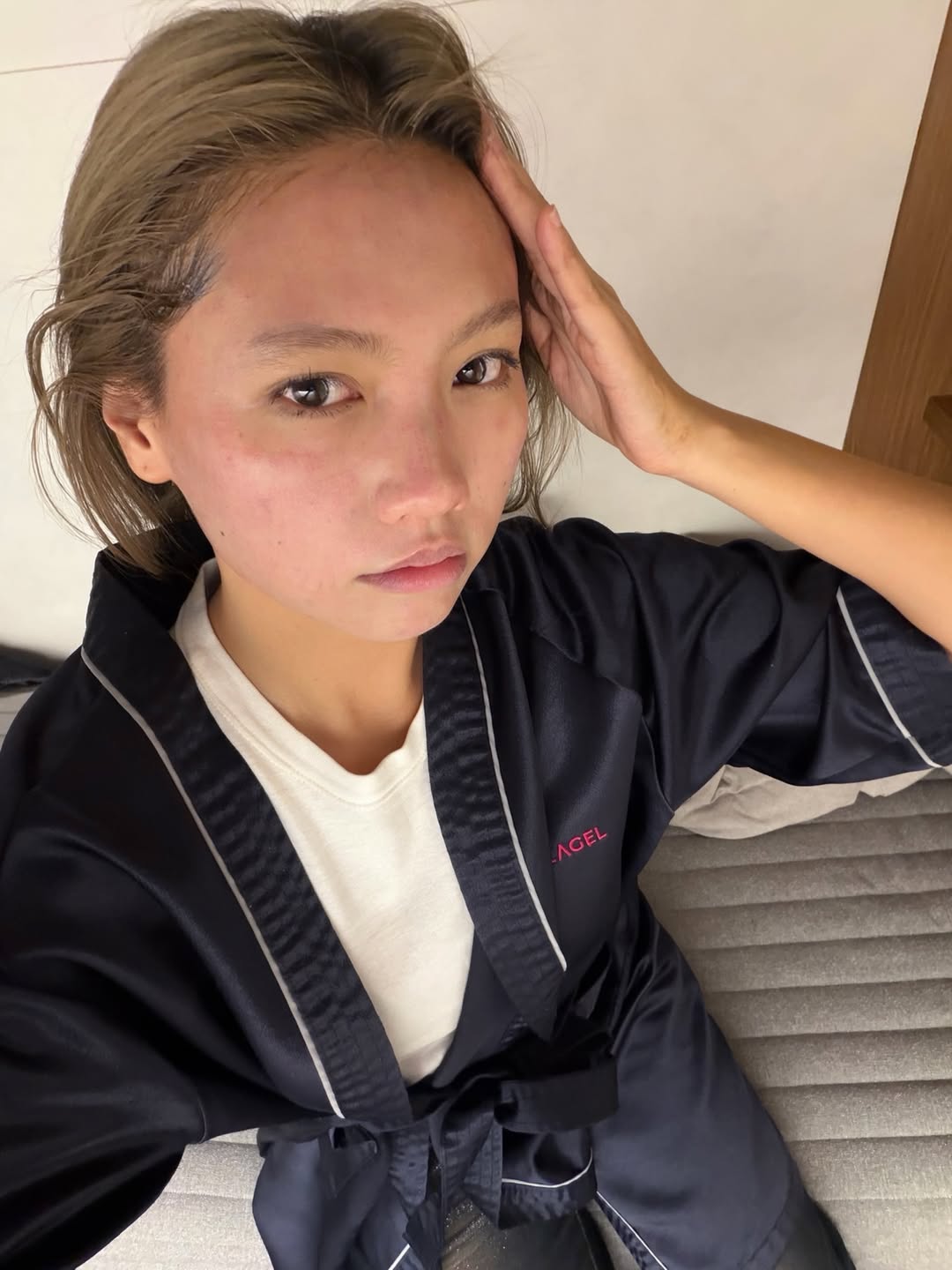 เมทัล สุขขาว