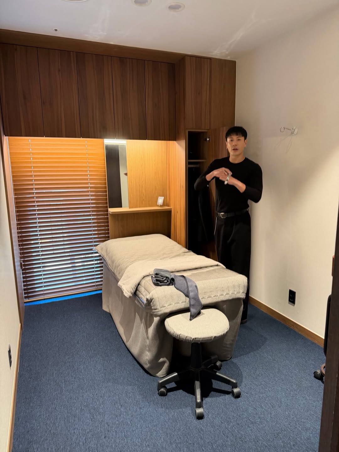 เมทัล สุขขาว