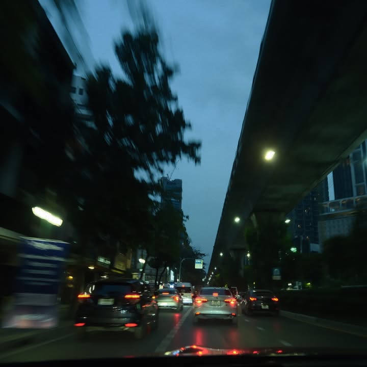 เมทัล สุขขาว