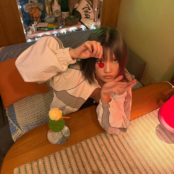 เมทัล สุขขาว