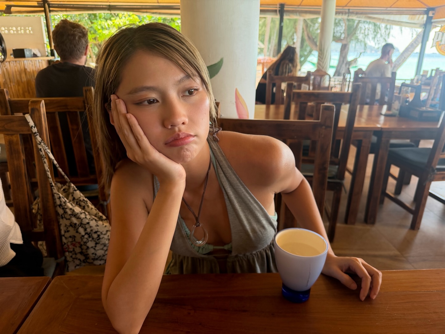 เมทัล สุขขาว