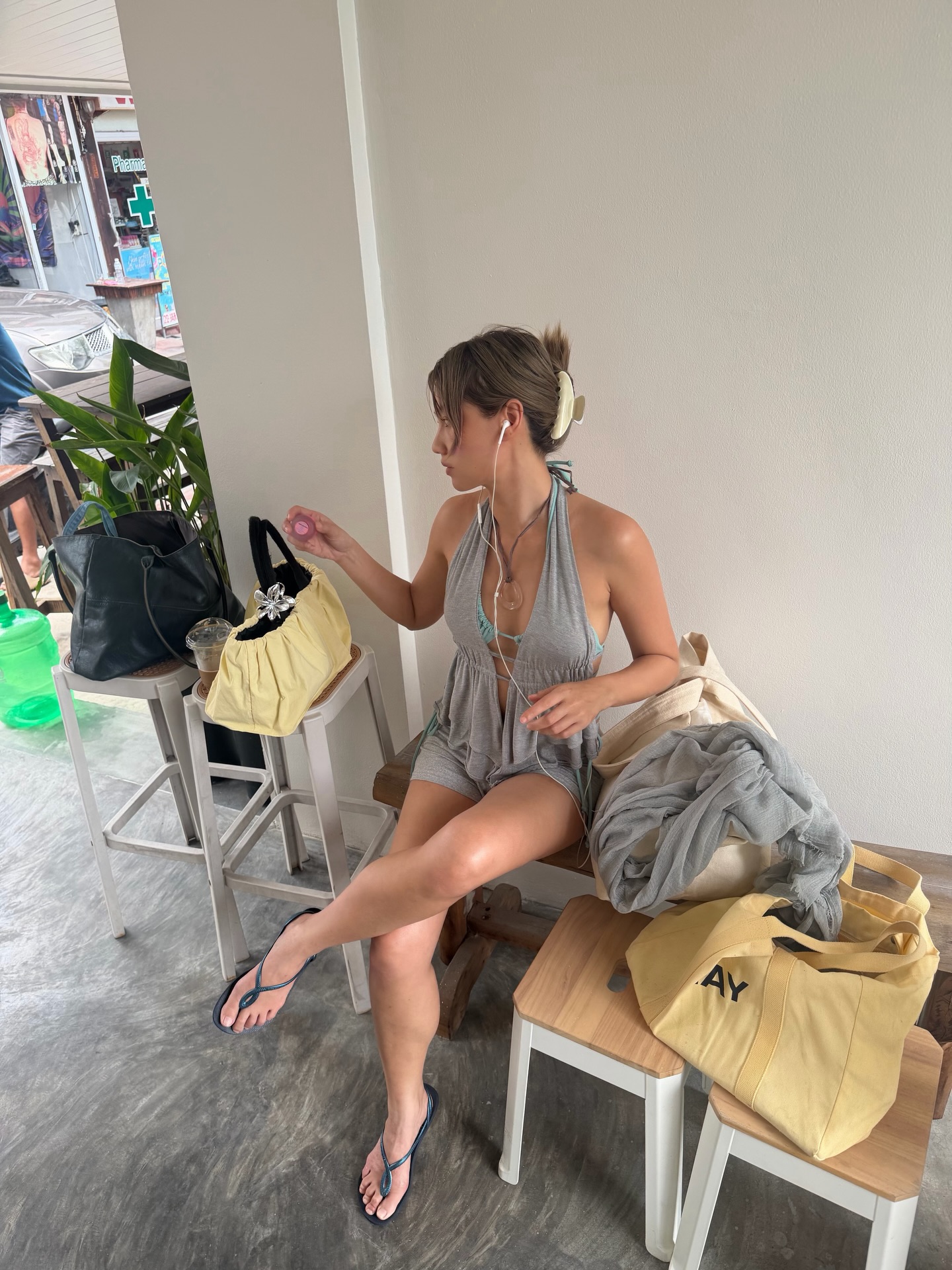 เมทัล สุขขาว