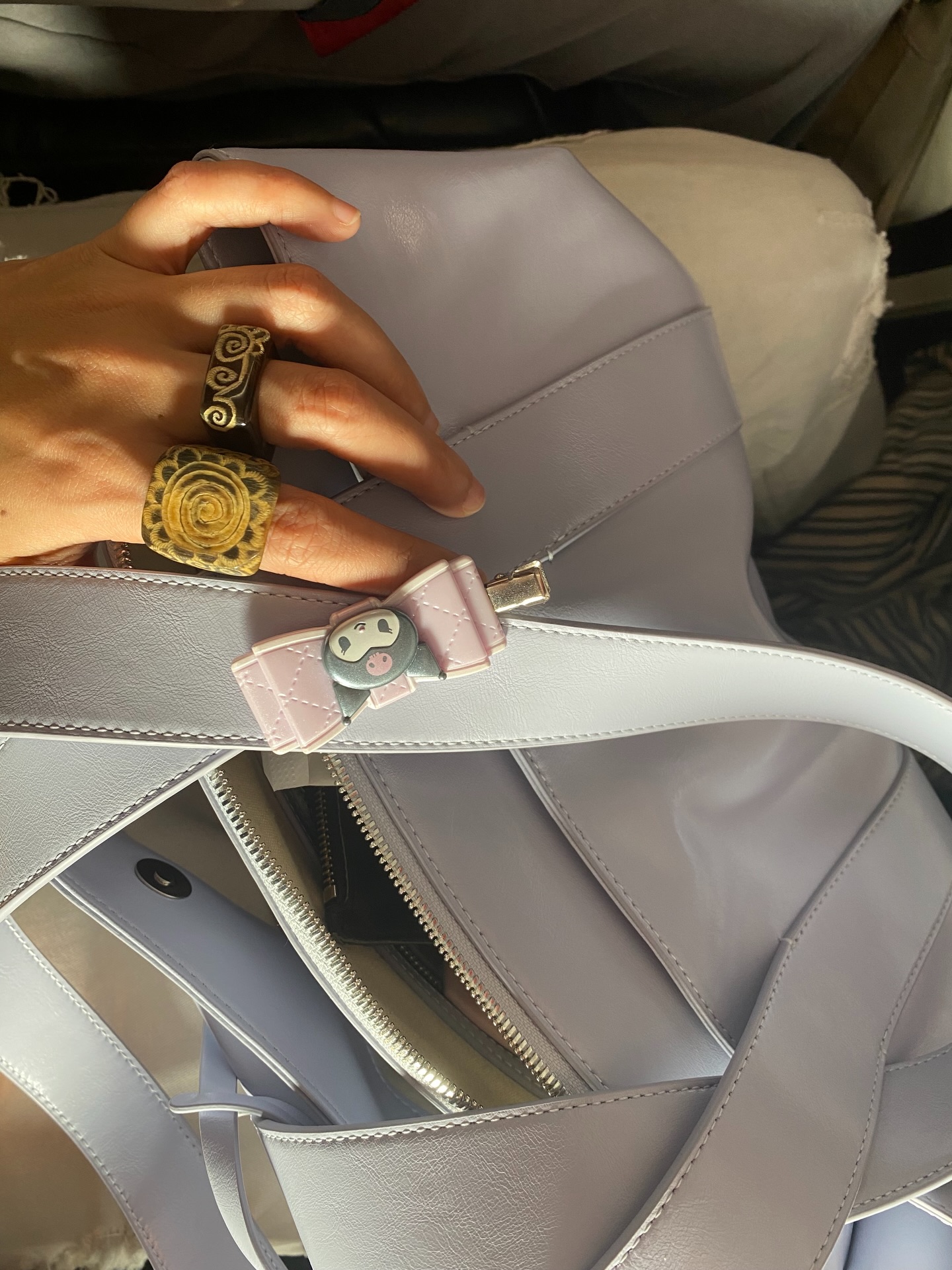 เมทัล สุขขาว