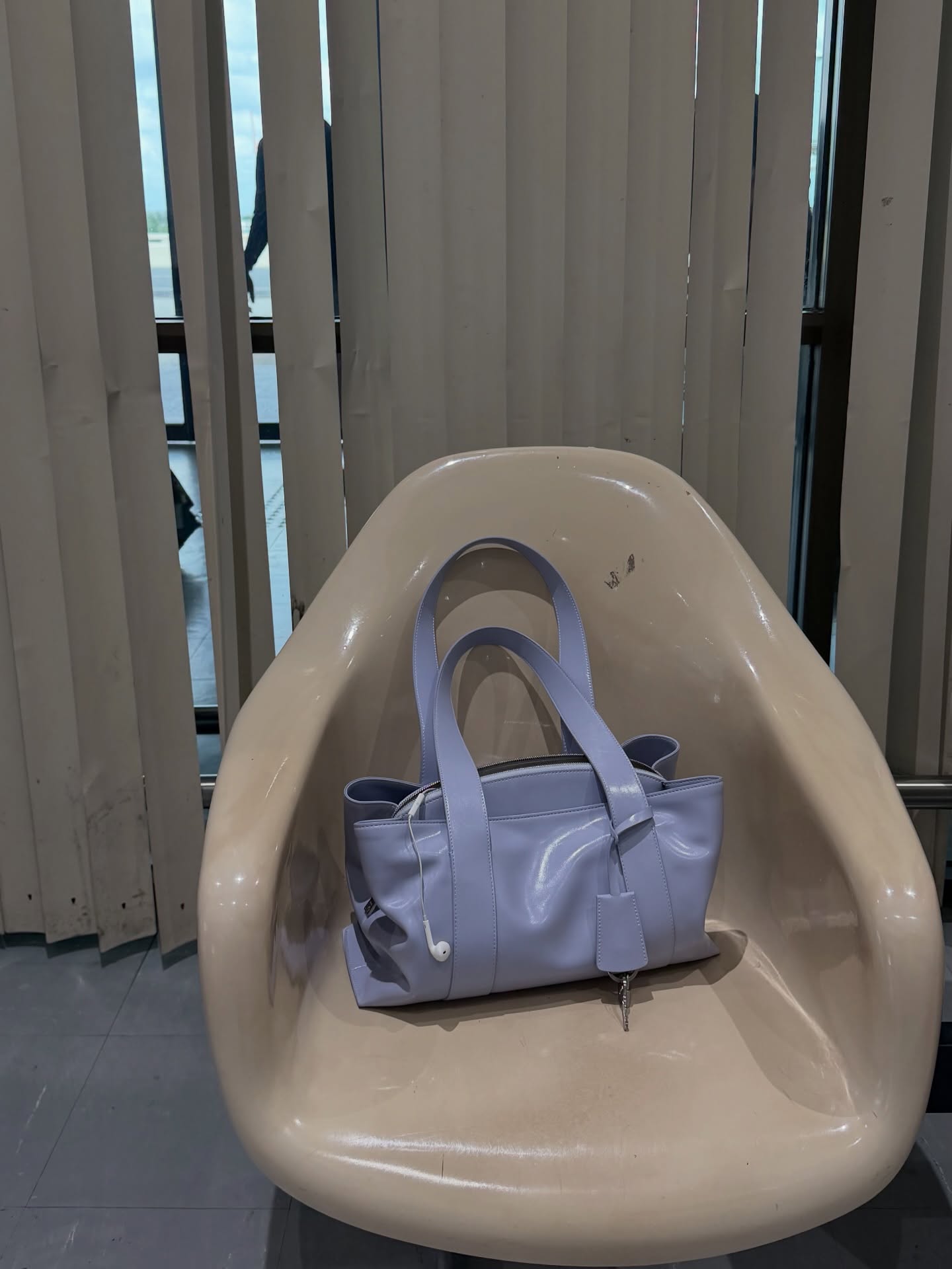 เมทัล สุขขาว