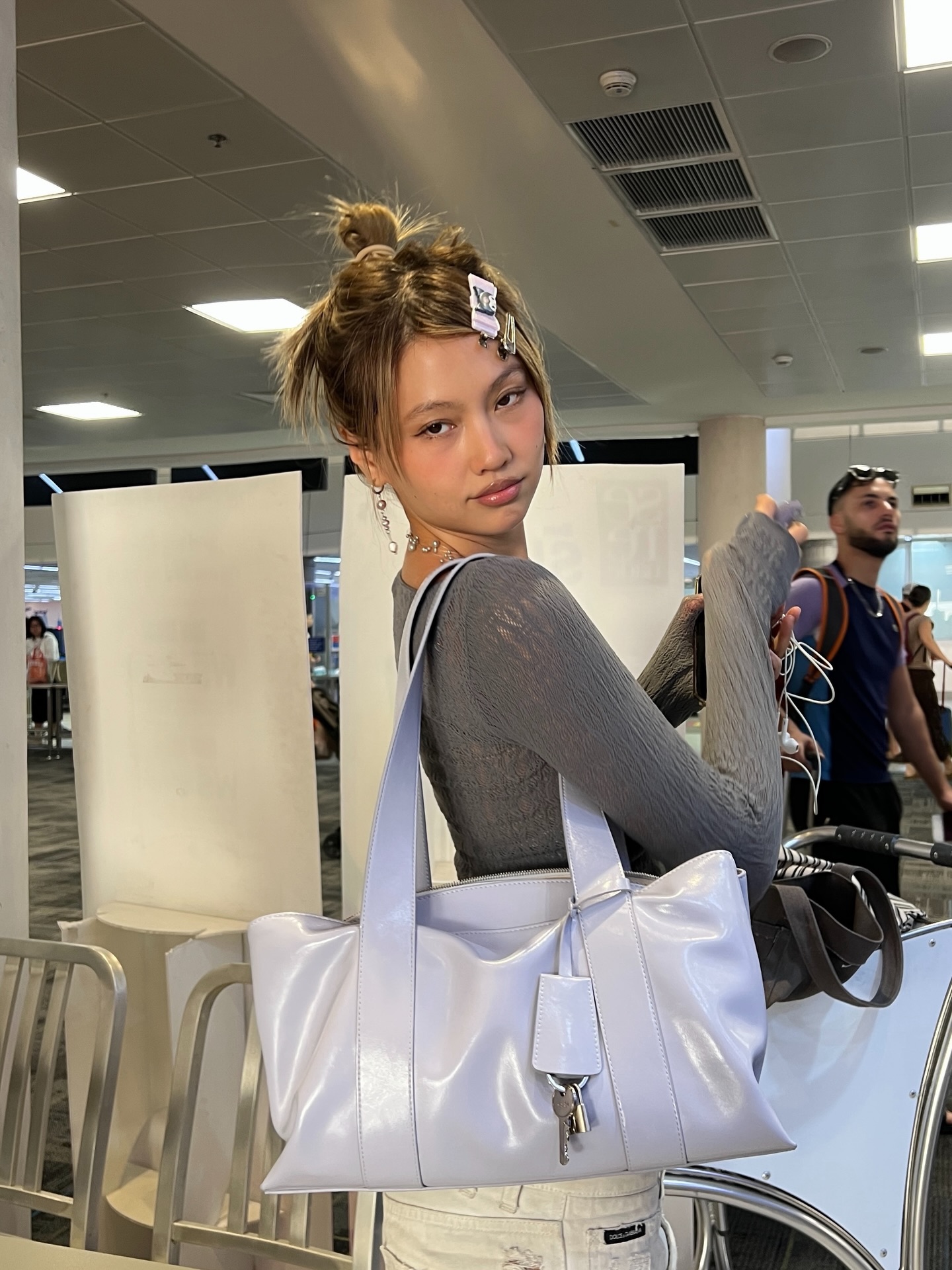 เมทัล สุขขาว