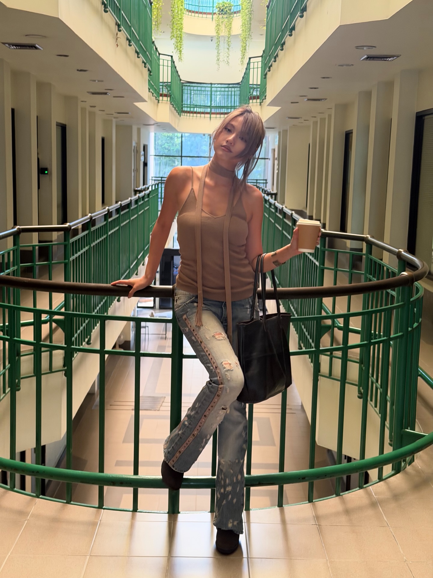 เมทัล สุขขาว