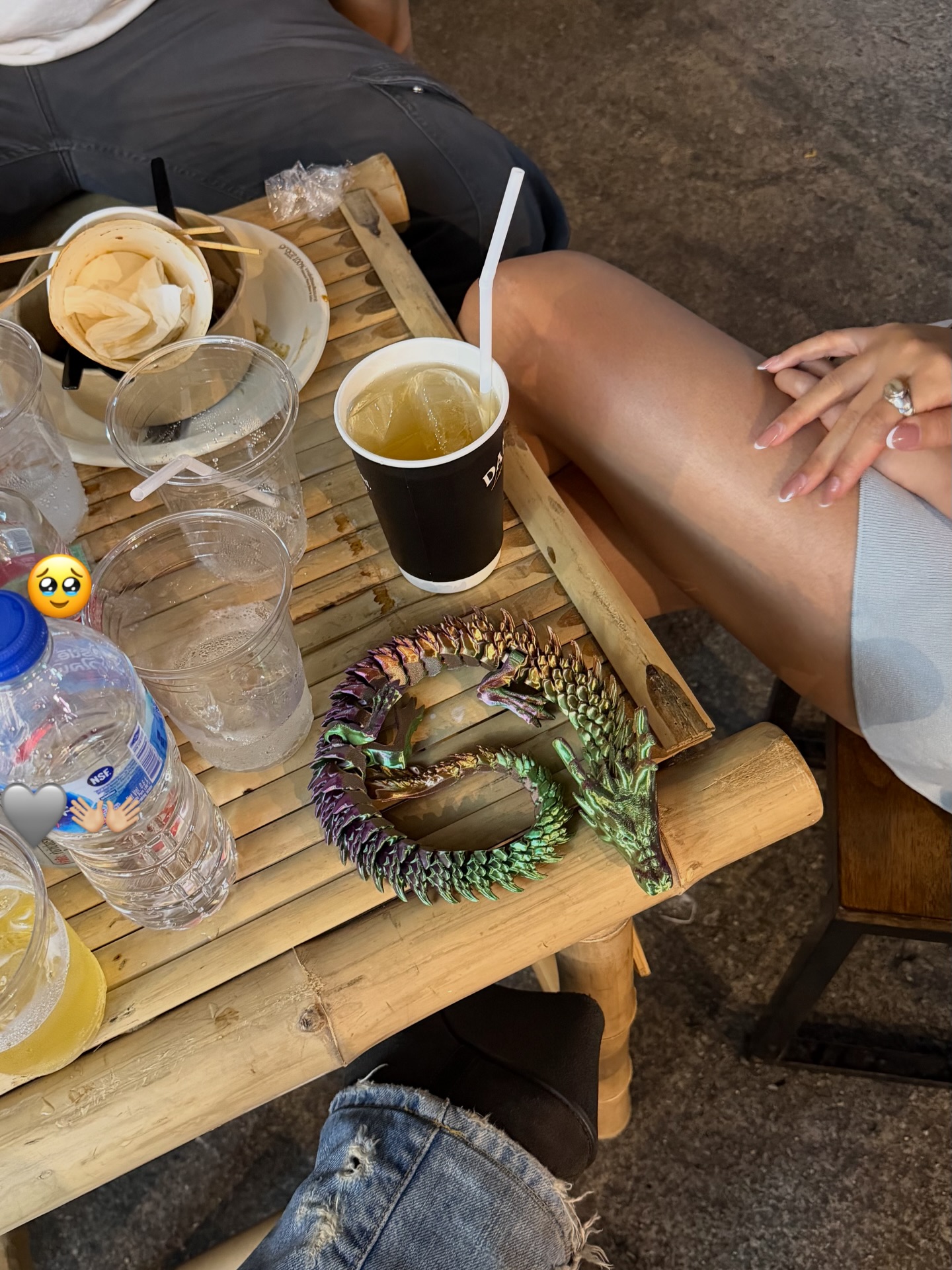 เมทัล สุขขาว