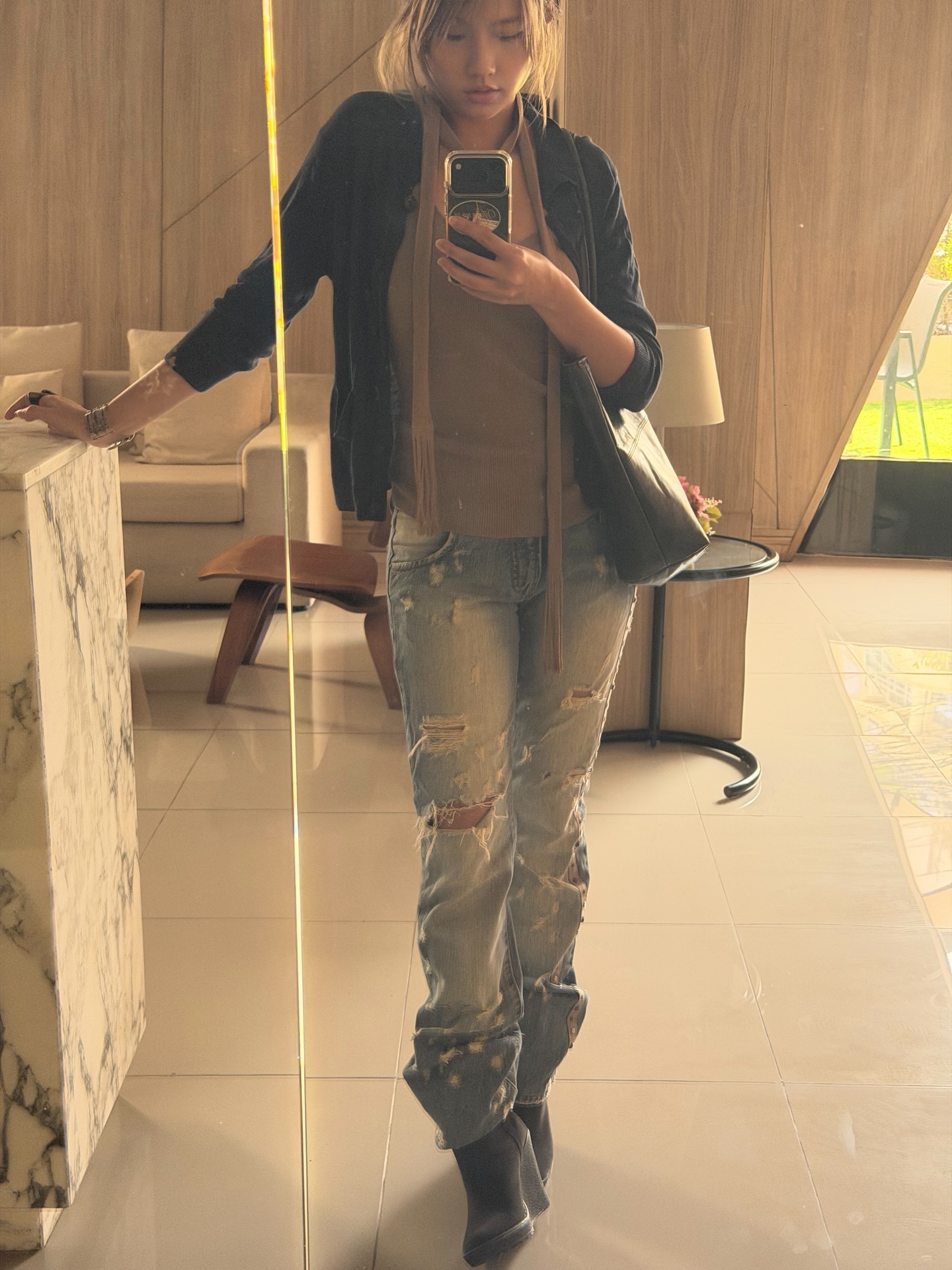 เมทัล สุขขาว