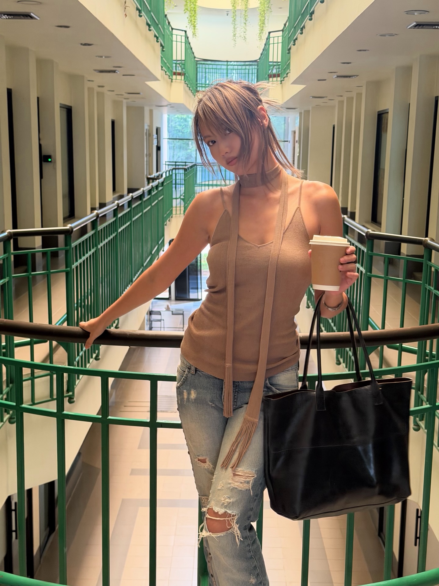 เมทัล สุขขาว