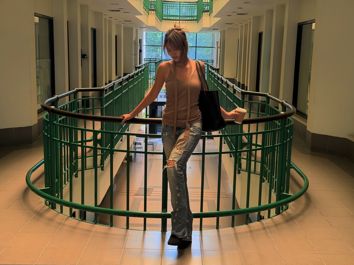 เมทัล สุขขาว