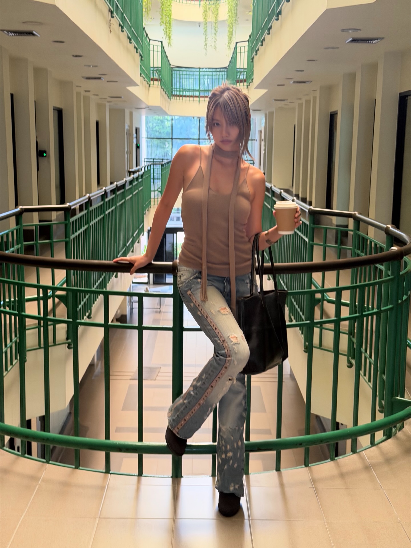 เมทัล สุขขาว