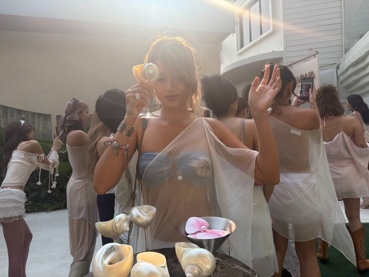 เมทัล สุขขาว