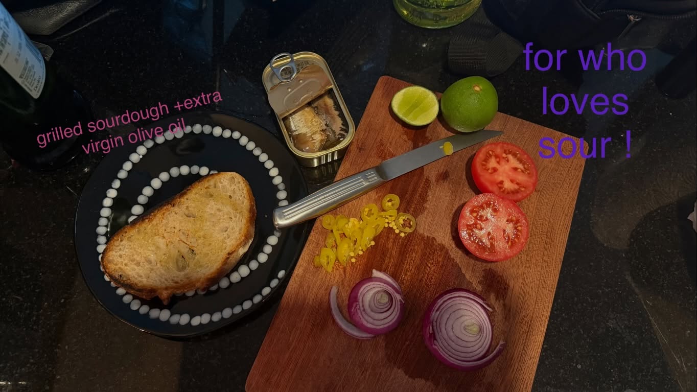 เมทัล สุขขาว