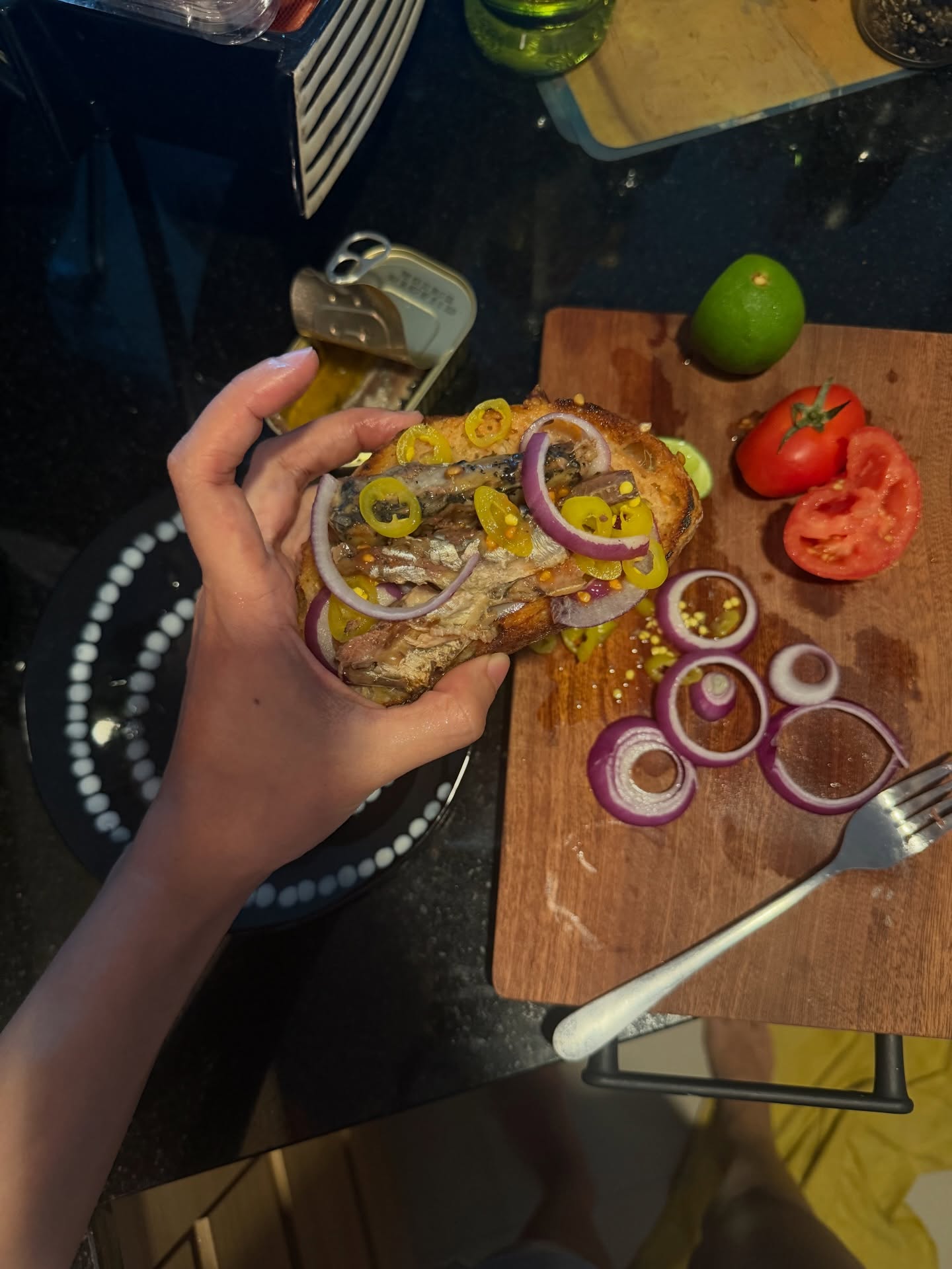 เมทัล สุขขาว