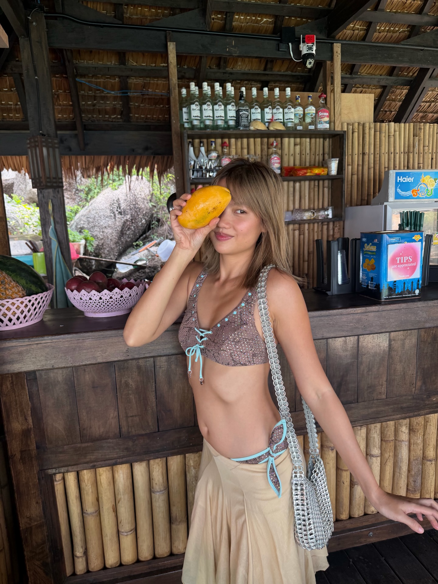 เมทัล สุขขาว