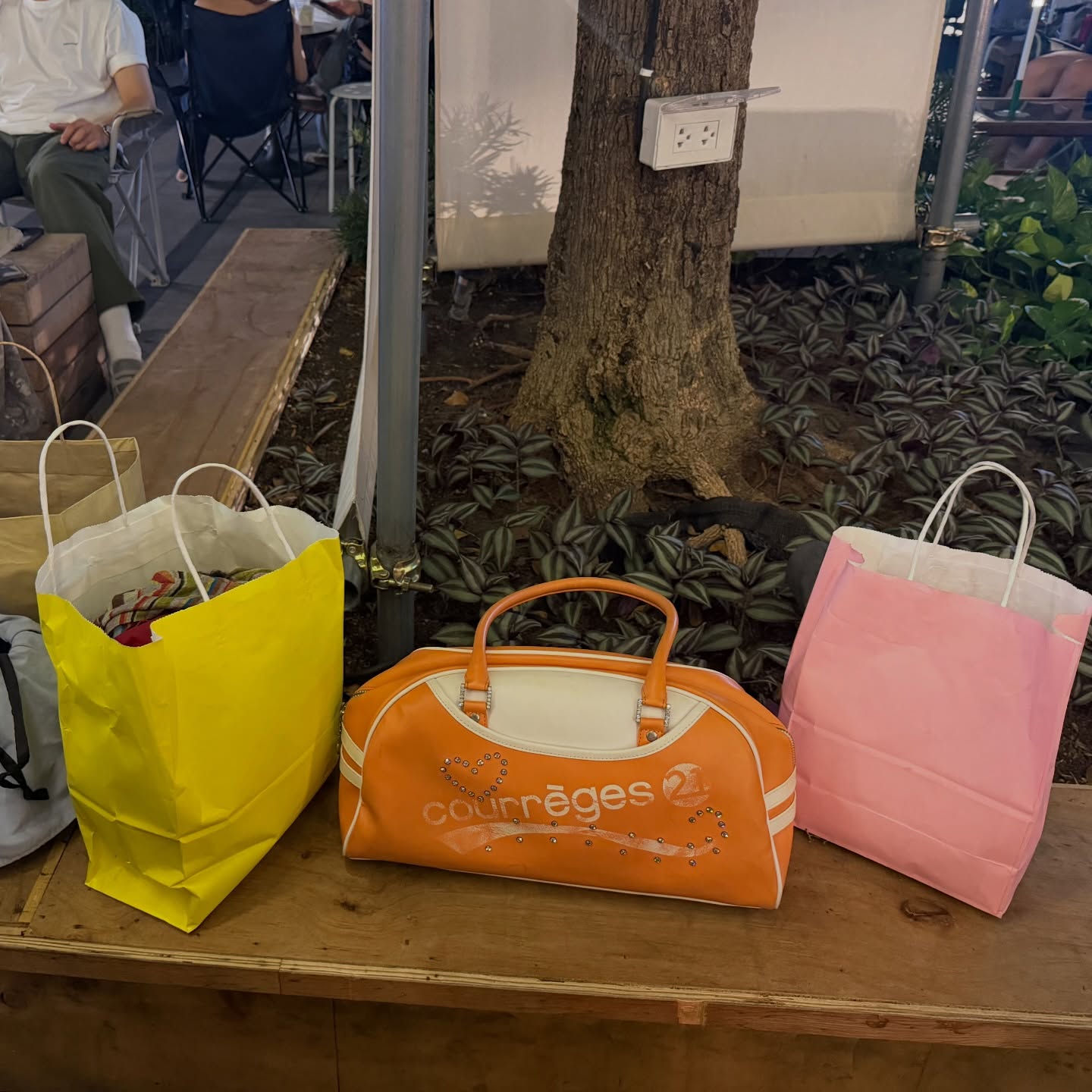 เมทัล สุขขาว