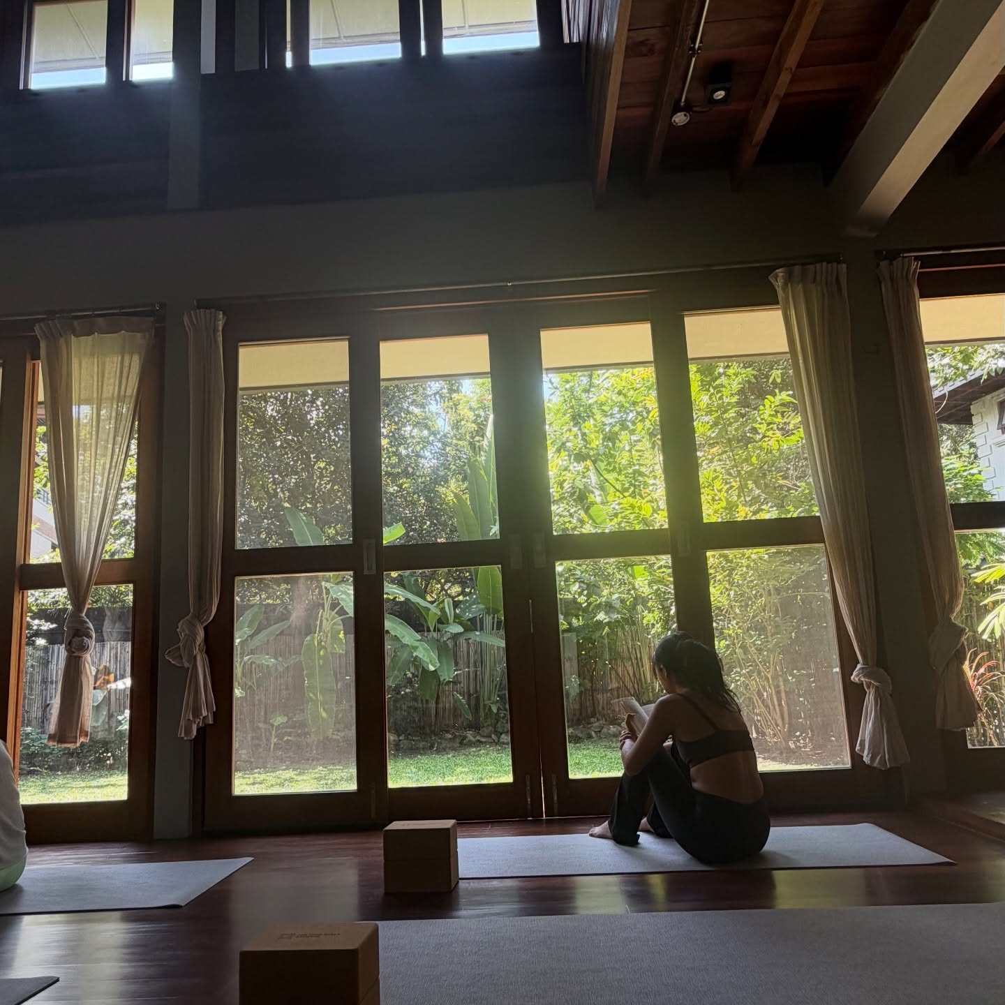 เมทัล สุขขาว