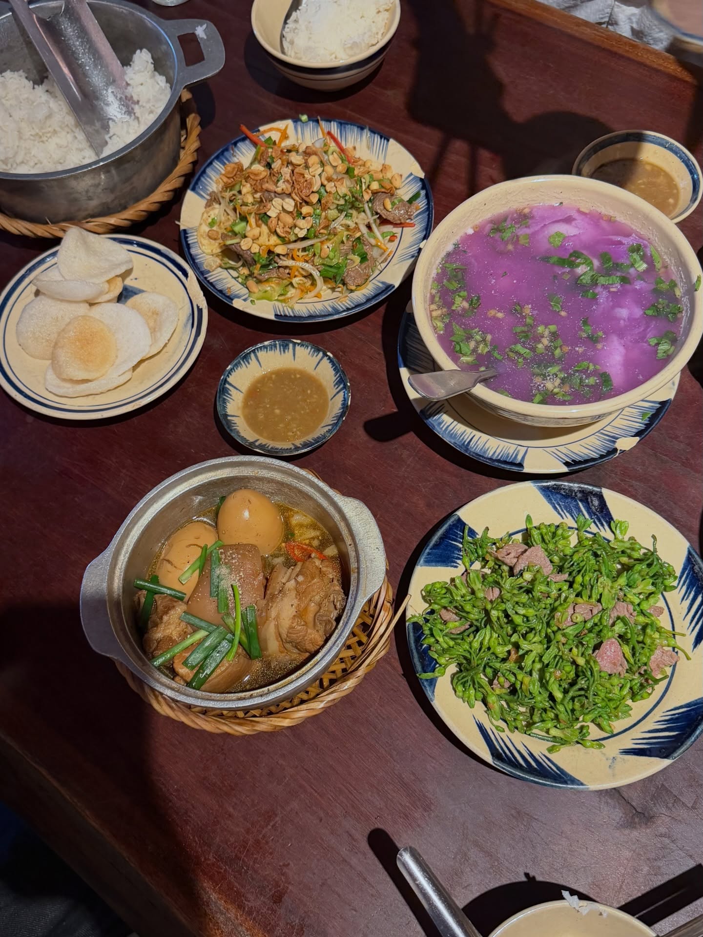 เมทัล สุขขาว