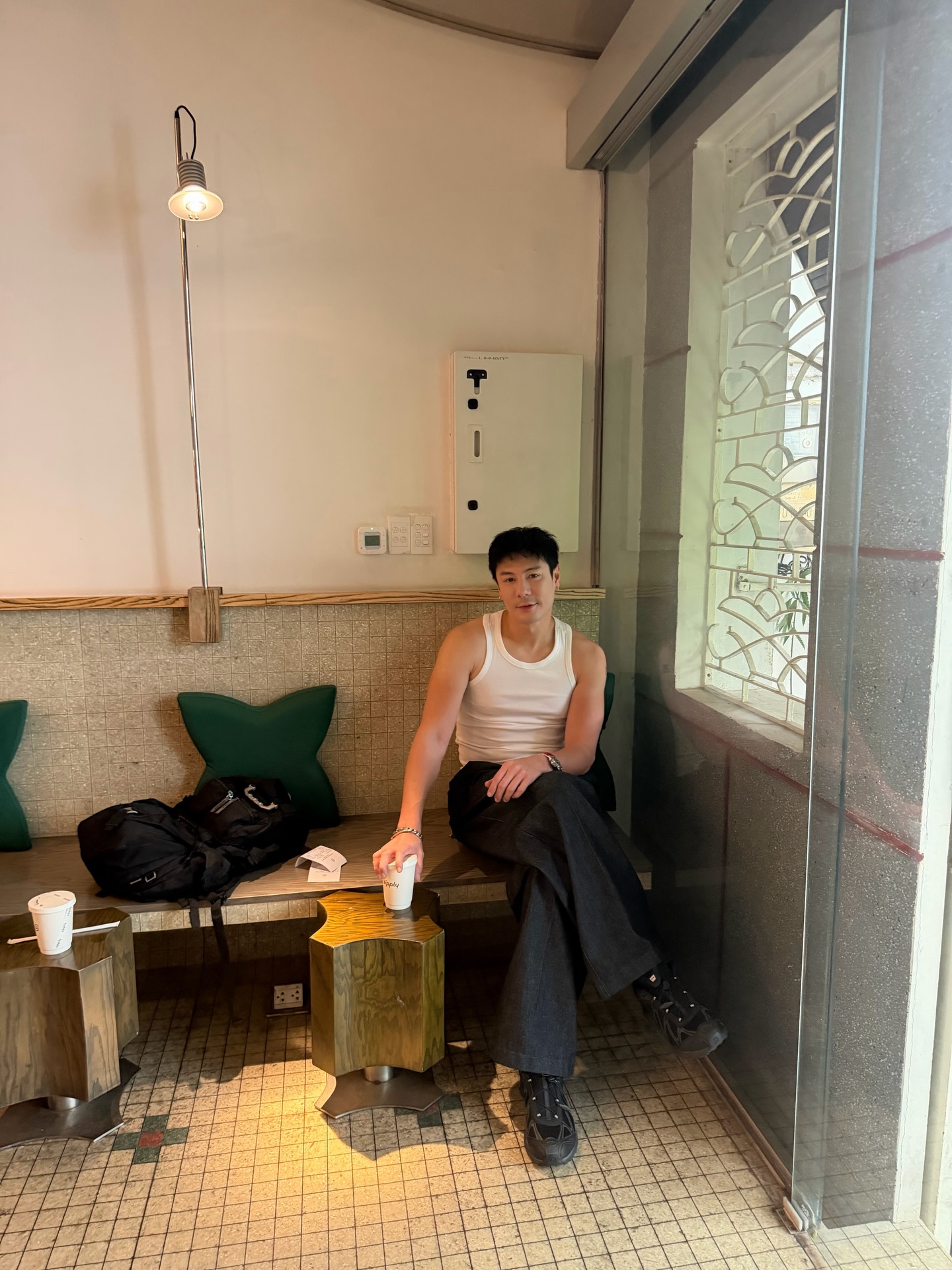 เมทัล สุขขาว