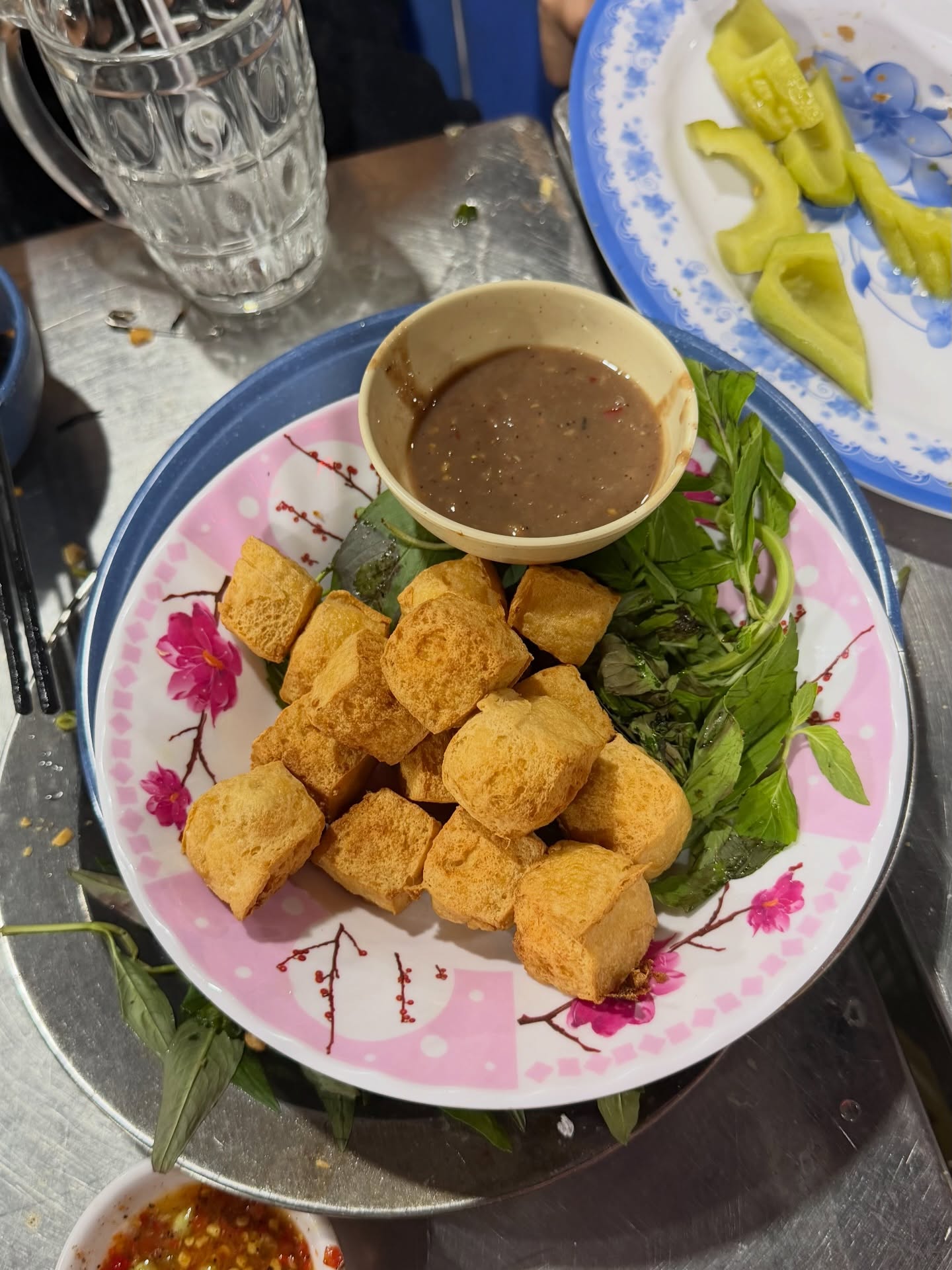 เมทัล สุขขาว