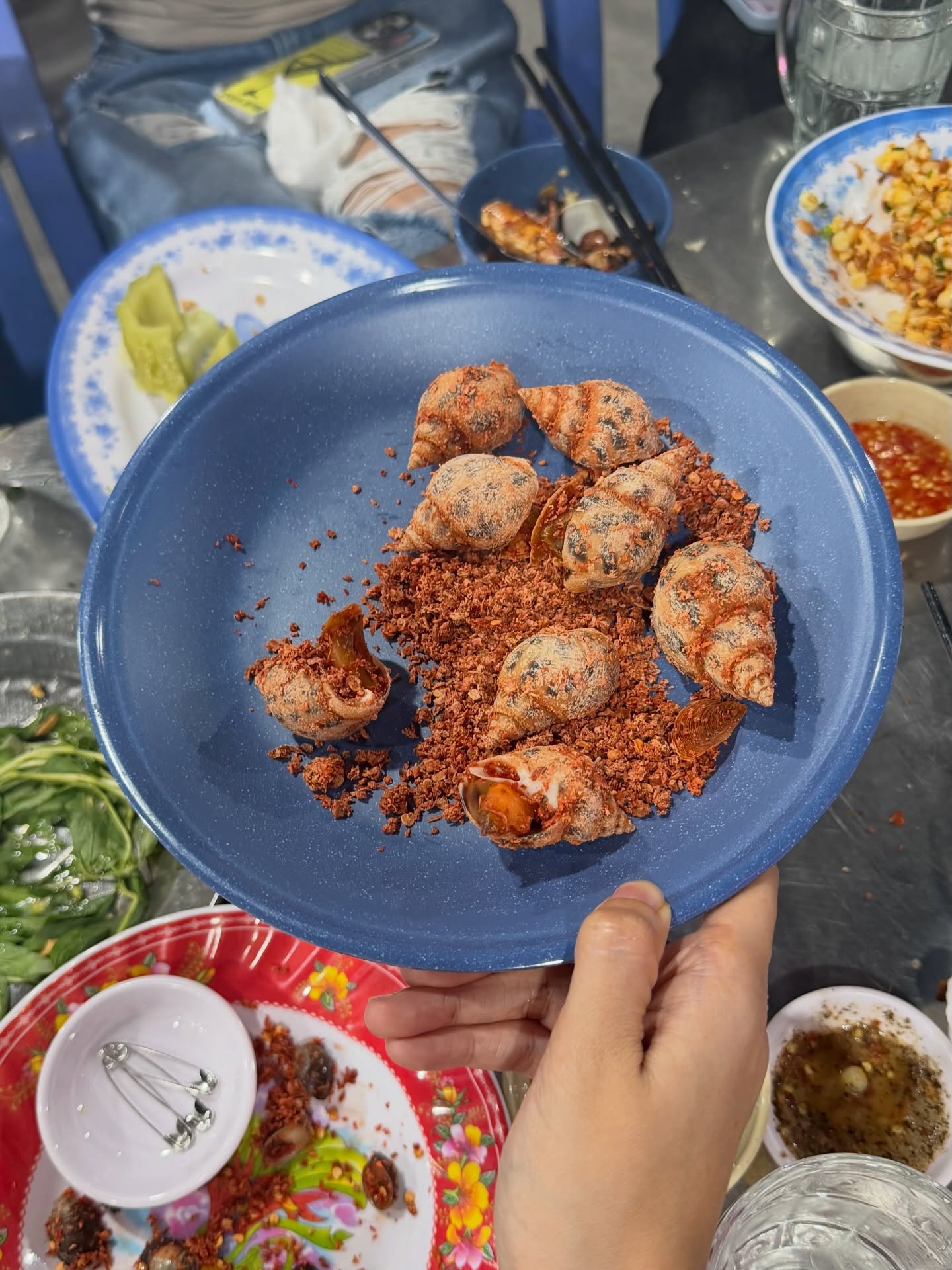 เมทัล สุขขาว