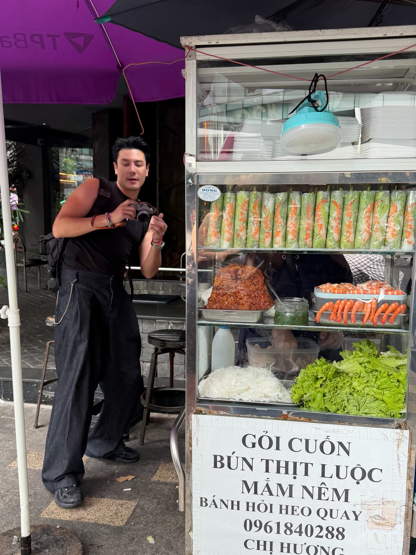 เมทัล สุขขาว