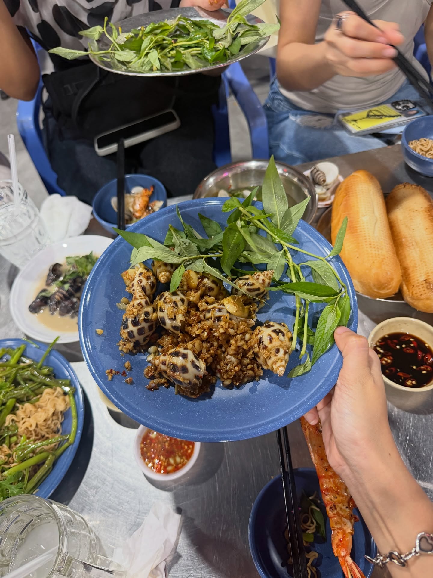 เมทัล สุขขาว