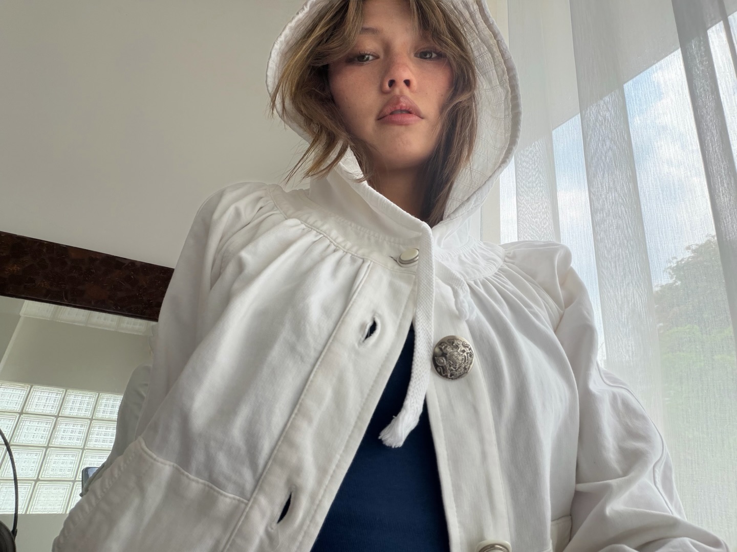 เมทัล สุขขาว