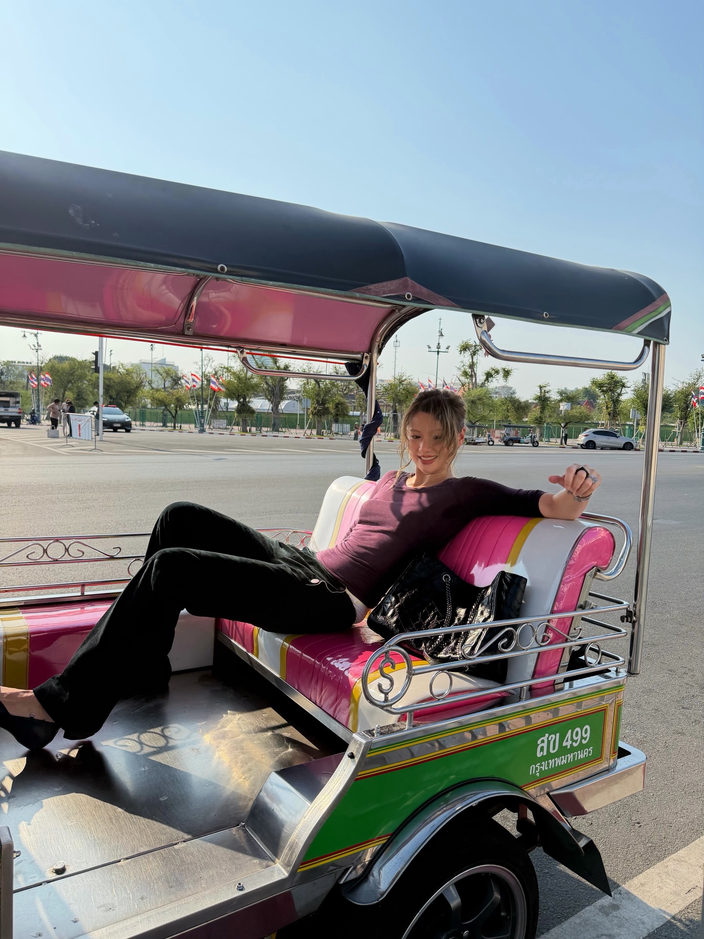 เมทัล สุขขาว