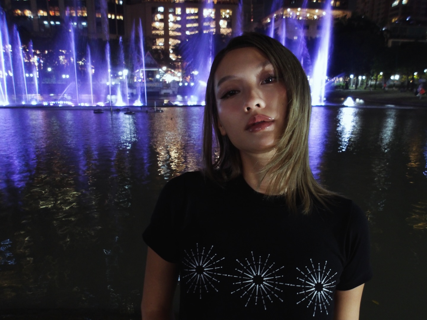 เมทัล สุขขาว