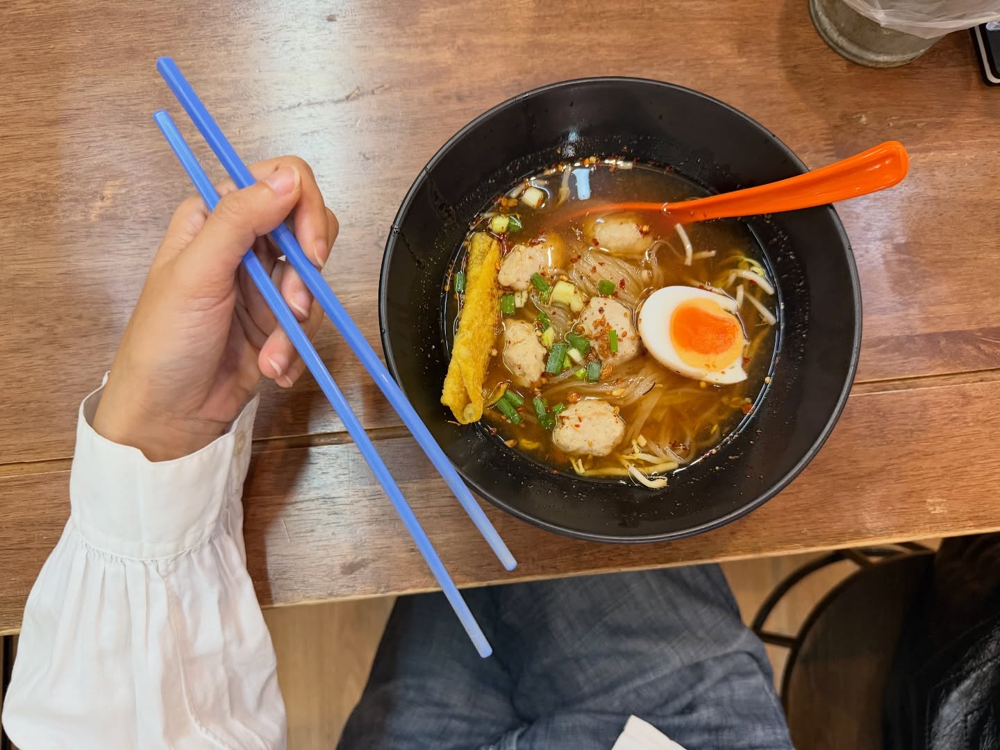 เมทัล สุขขาว