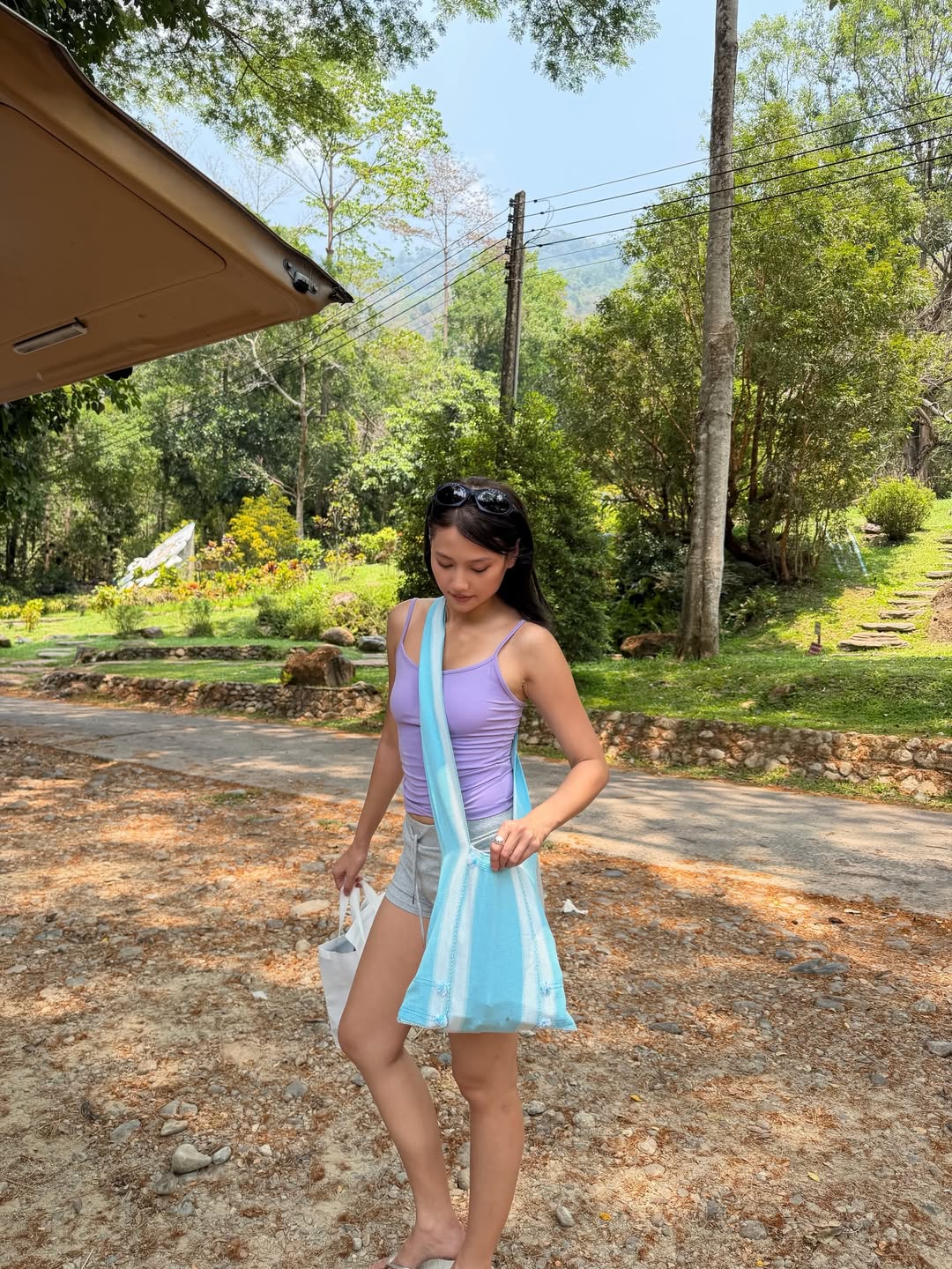 เมทัล สุขขาว