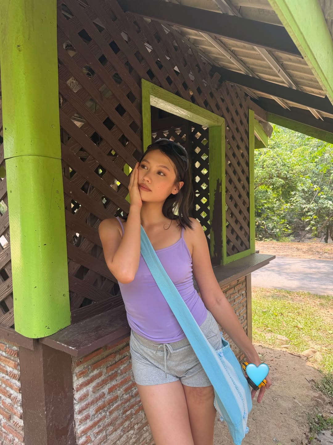 เมทัล สุขขาว