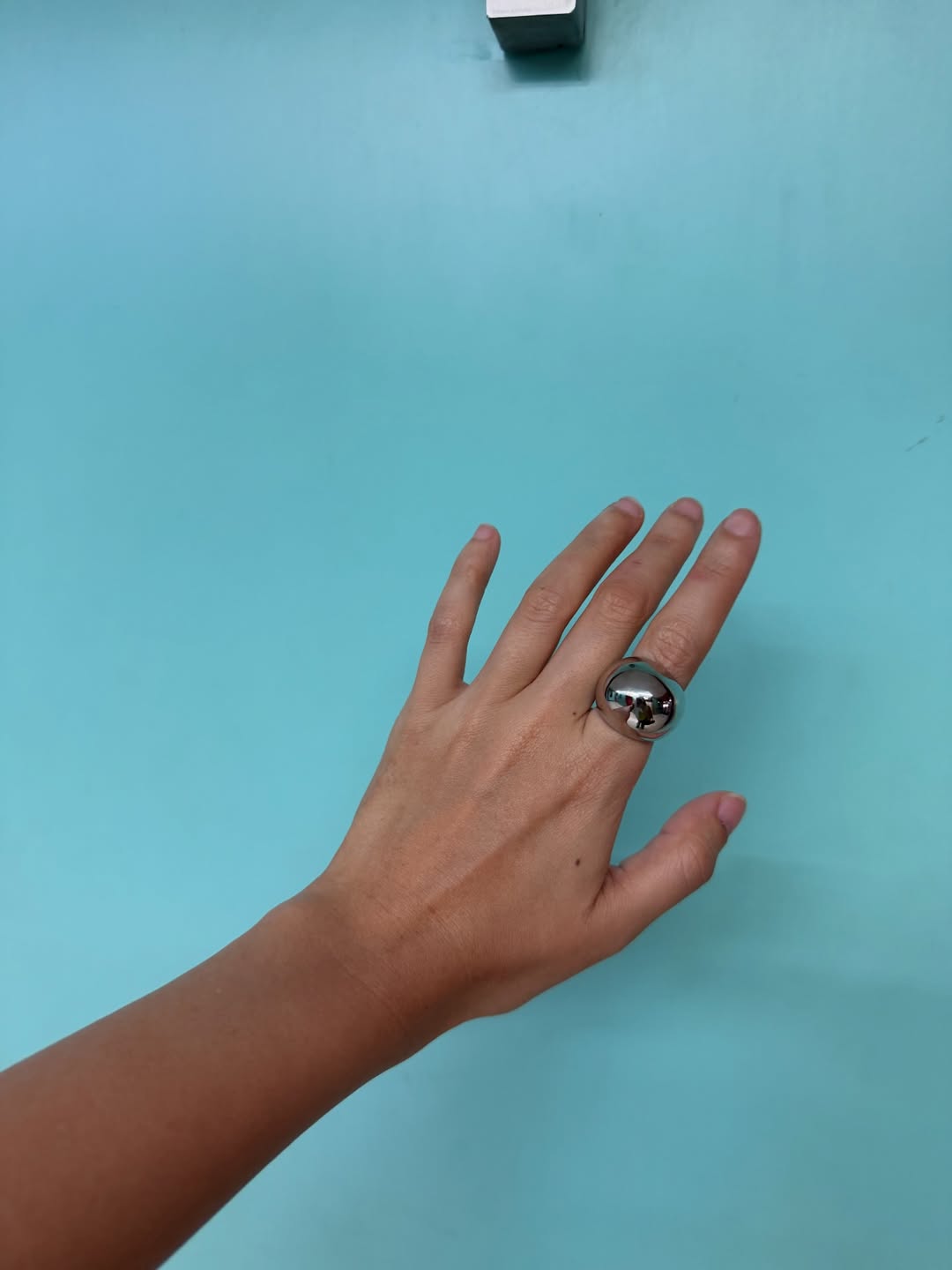 เมทัล สุขขาว