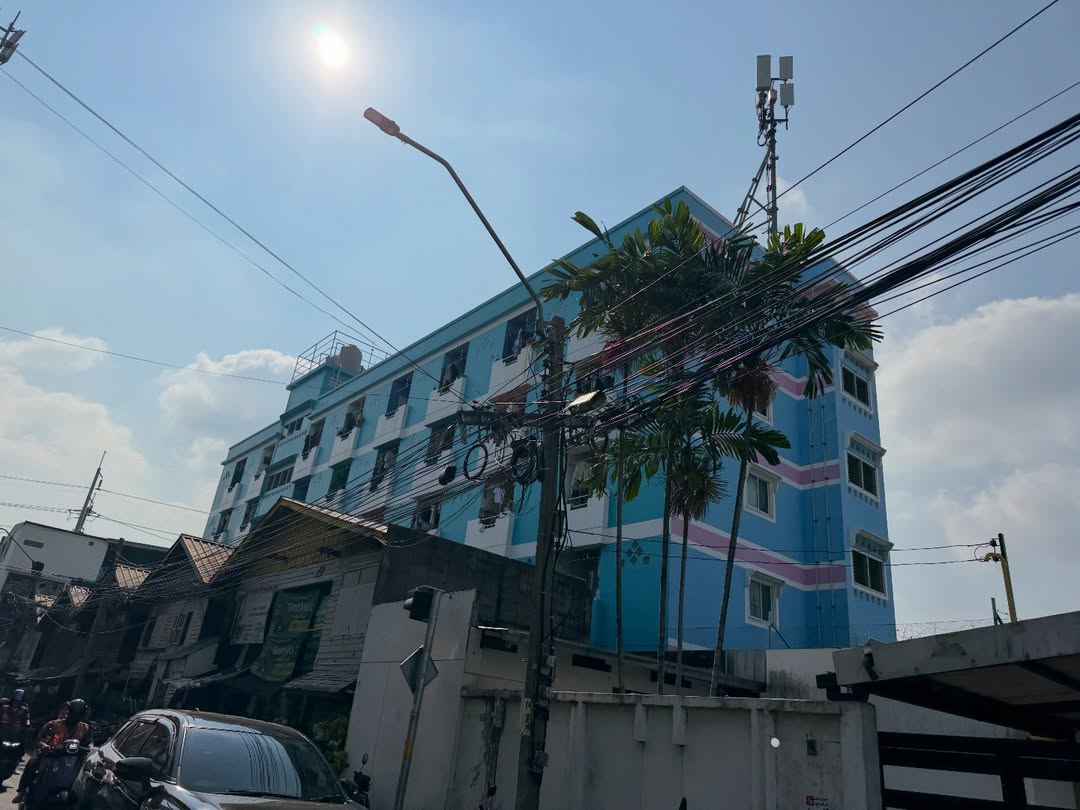 เมทัล สุขขาว