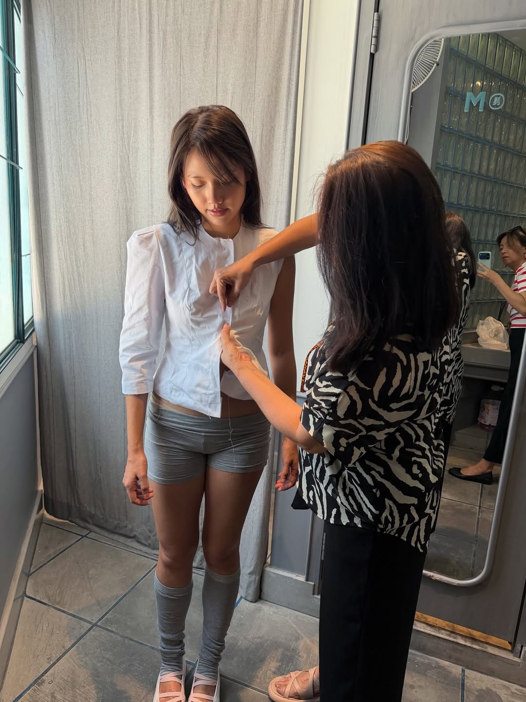 เมทัล สุขขาว