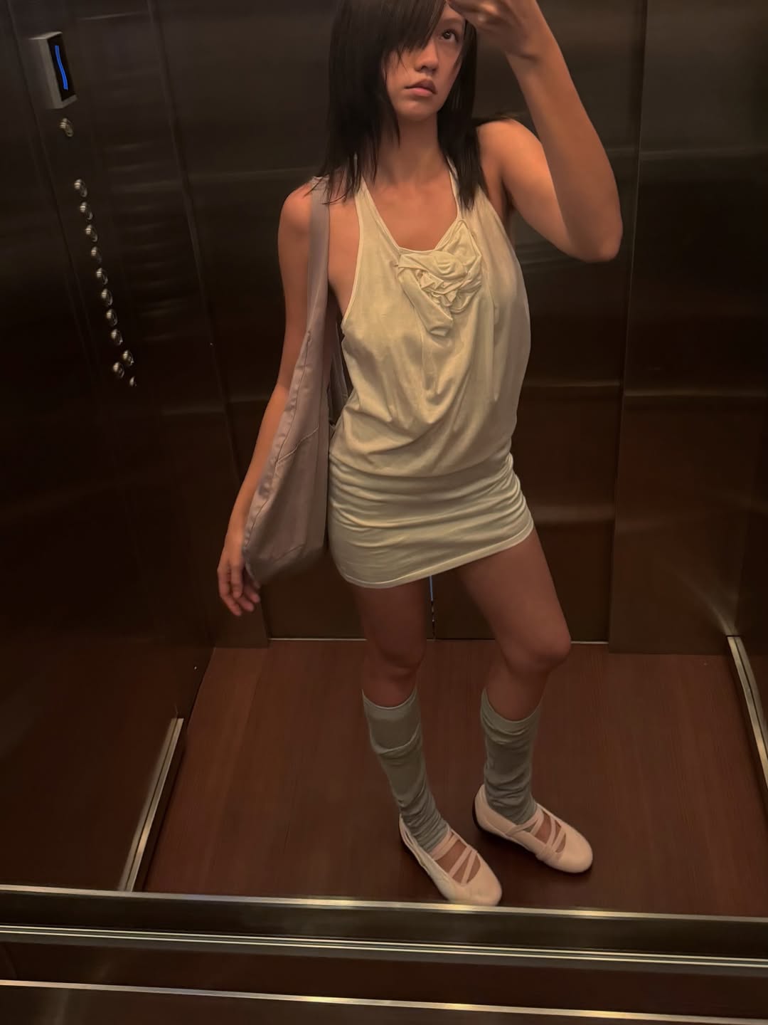 เมทัล สุขขาว