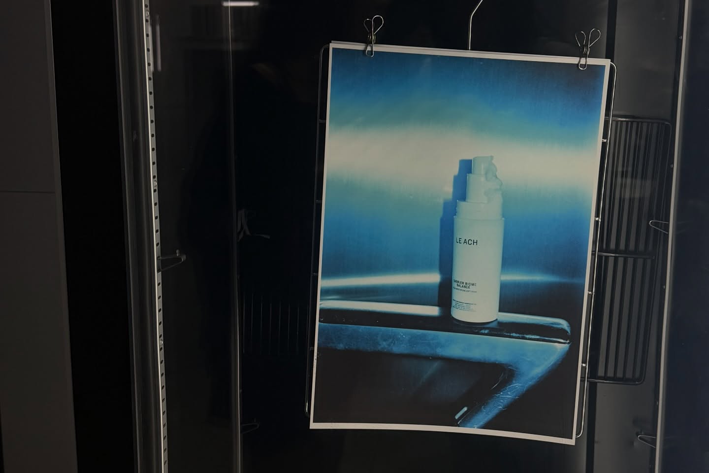 เมทัล สุขขาว