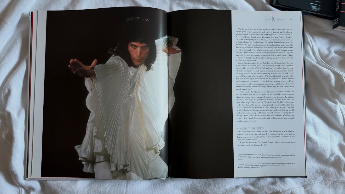 เมทัล สุขขาว