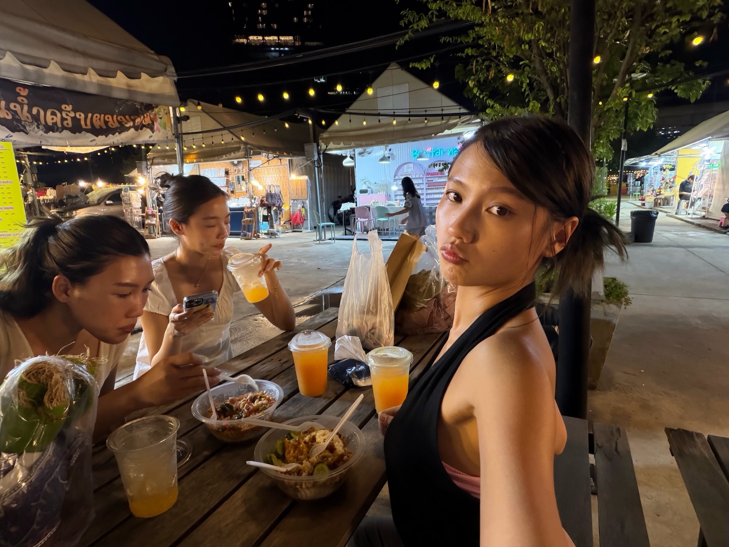 เมทัล สุขขาว