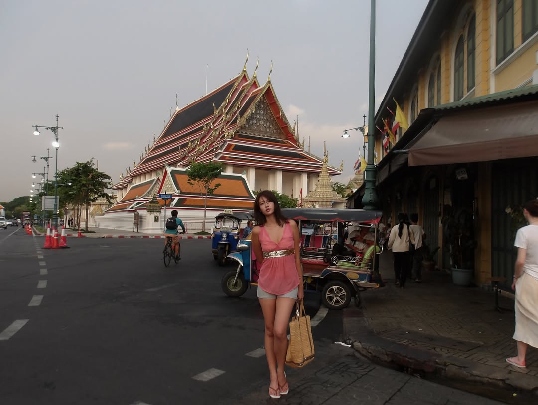 เมทัล สุขขาว